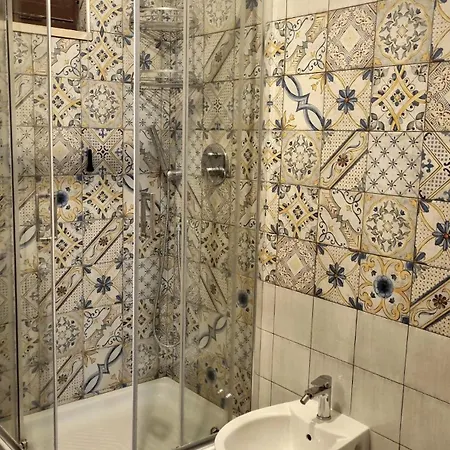 Maison Chrilo, *
