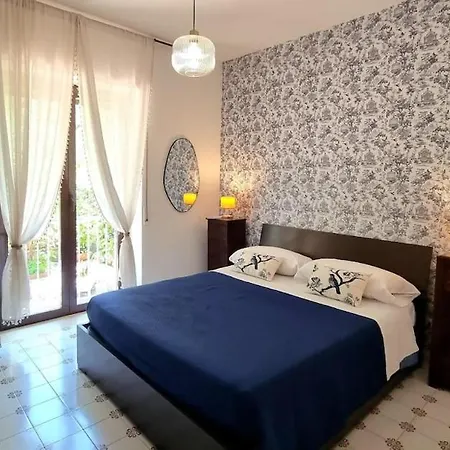 Maison Chrilo, * Сорренто