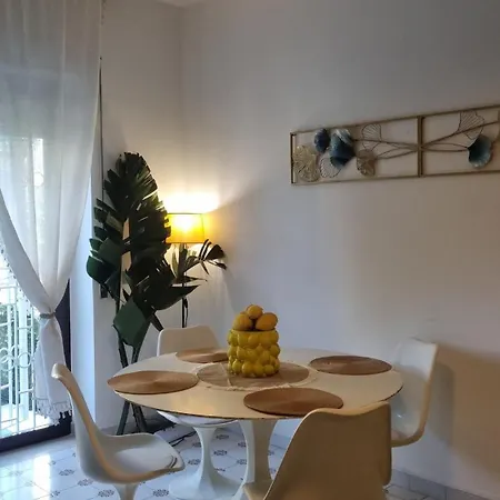 Maison Chrilo, *